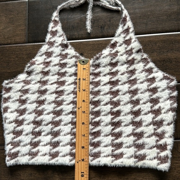 💜3/$15 Shein Fuzzy Soft Crop Halter Top - Picture 7 of 7